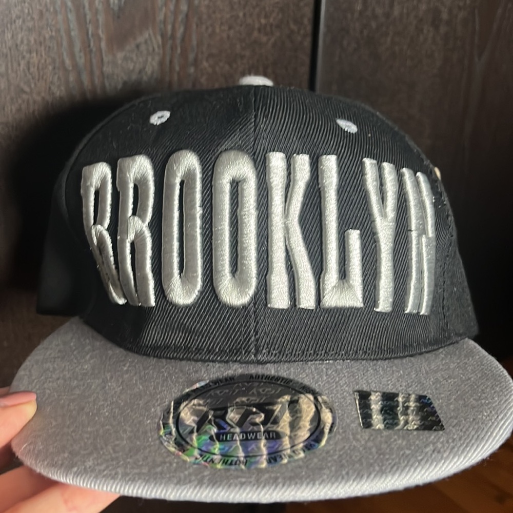 Brooklyn Cap - Picture 6 of 6